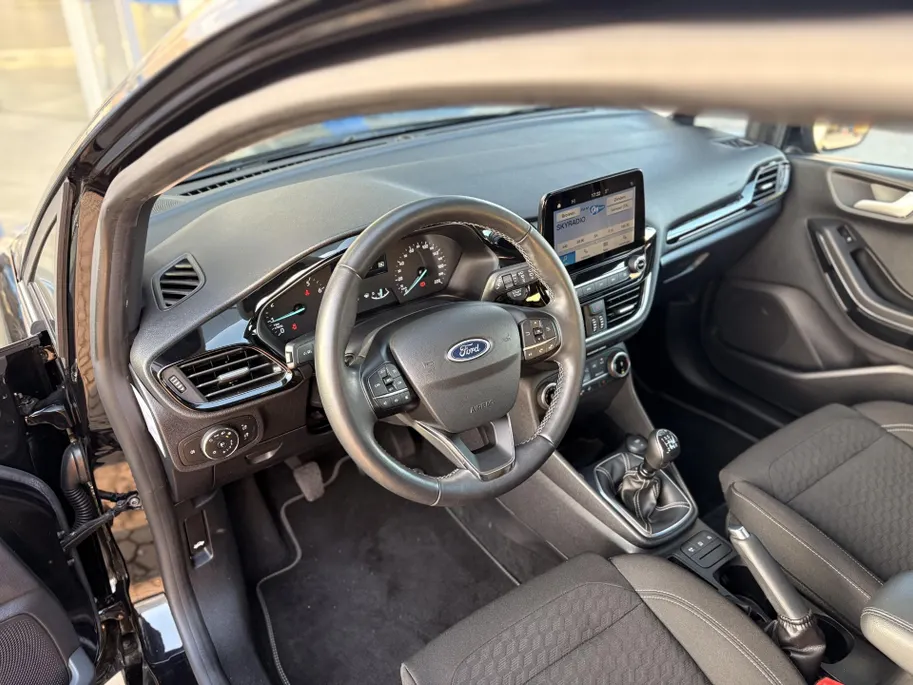 Ford Fiesta 1.0 EcoBoost Hybrid Titanium WINTER PACK | KEYLESS ENTRY | PARKEER SENSOREN ACHTER | APPLE CARPLAY / ANDROID AUTO