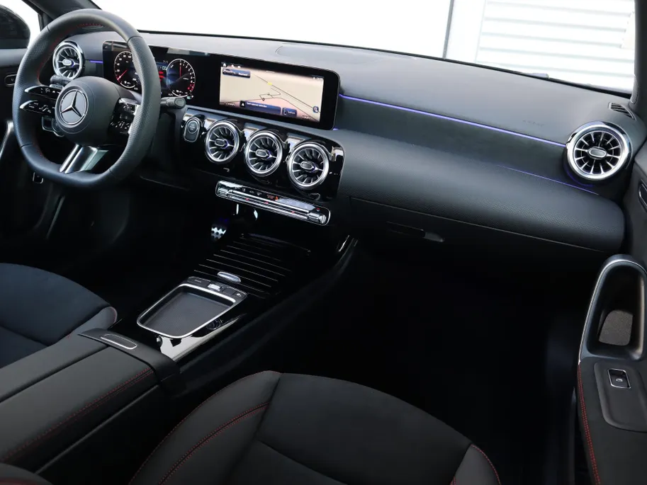 Mercedes-Benz A-Klasse 250 e Business Solution AMG