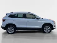 Škoda Karoq 1.5 TSI ACT Business Edition | Lichtmetalen velgen| Parkeer sensoren| Automaat| Camera| Cruise Control| Zeer ruime auto in super nette staat