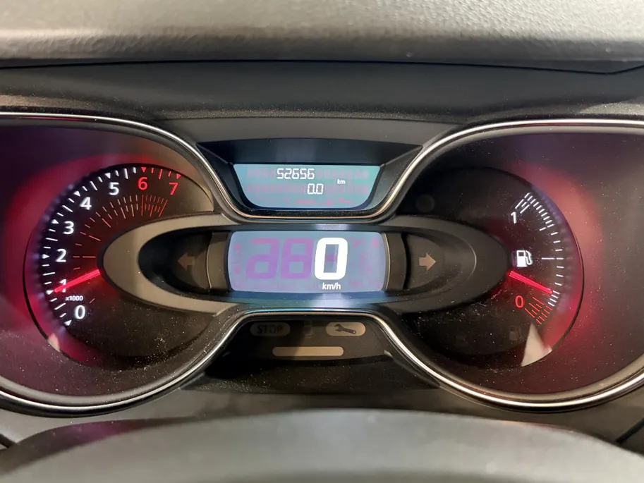 Renault Captur 90PK TCe Intens | Trekhaak | Navi | Climate Control | Bluetooth | Camera | Parkeersensoren | Cruise Control | Armsteun | Licht & Regen Sensor | Blind Spot |