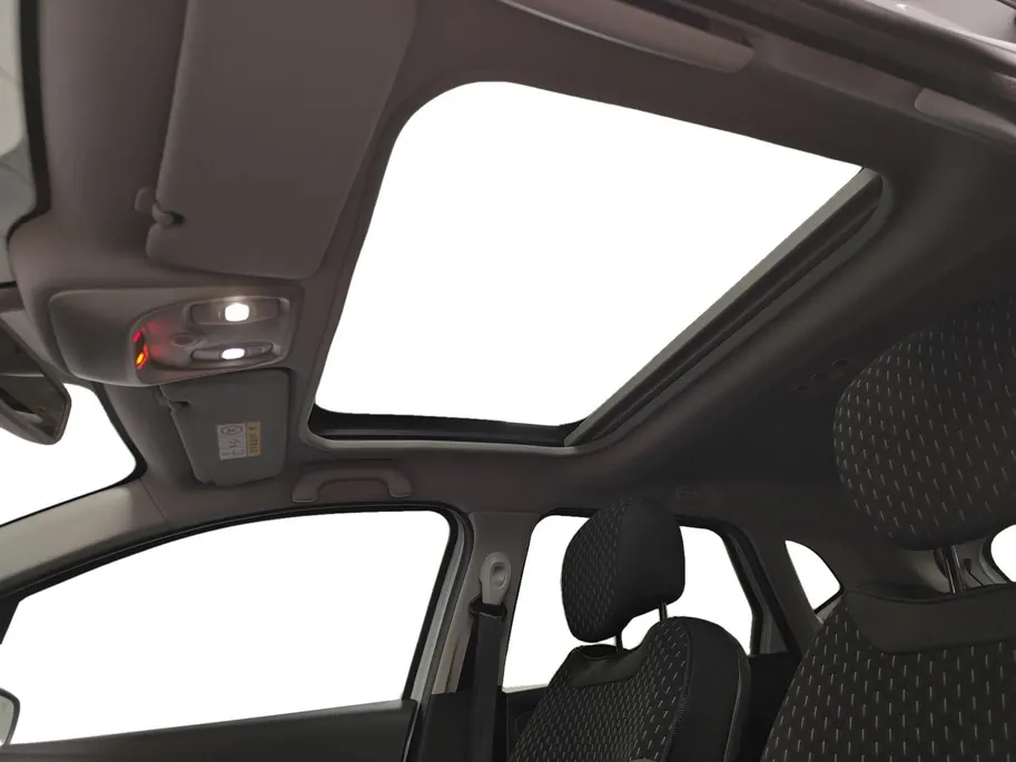 Renault Captur 0.9 TCe Version S | Navigatie | Airco | Cruise Control | Bluetooth | Parkeersensoren | Lichtmetalen Velgen | panoramadak
