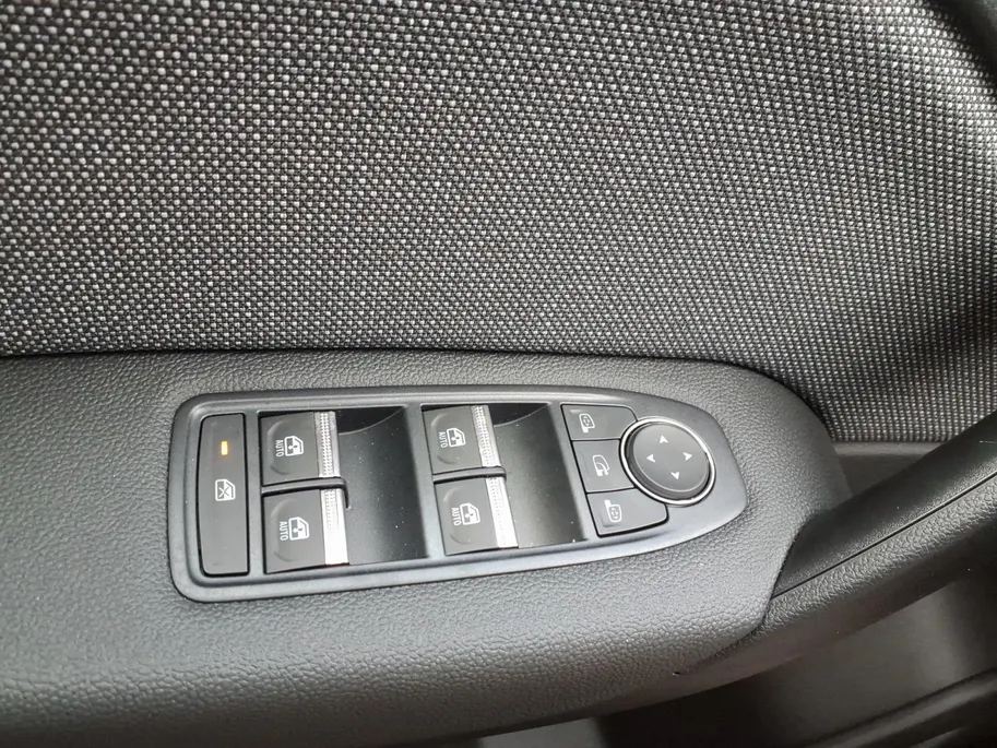 Mitsubishi Grandis 1.8 HEV First Edition | € 3.000,- KORTING | 8 JAAR GARANTIE |