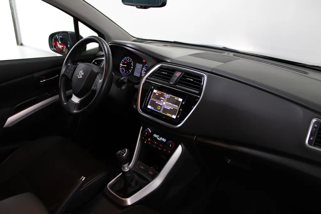 Suzuki S-Cross 1.4 Boosterjet Select Smart Hybrid / Trekhaak afneembaar / Navi. / Camera / Keyless /
