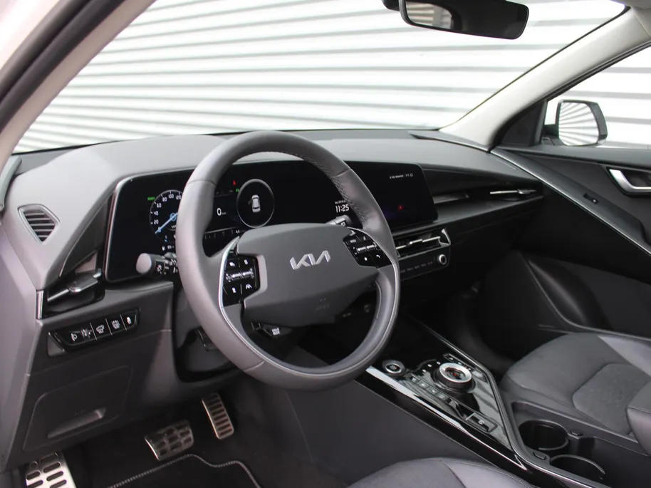 Kia Niro 1.6 GDi Hybrid ExecutiveLine | Stuur-/stoelverwarming + ventilatie | Leer | Schuifdak | 18' LM | Camera | Cruise adapt. | HUD | Zeer mooie auto |