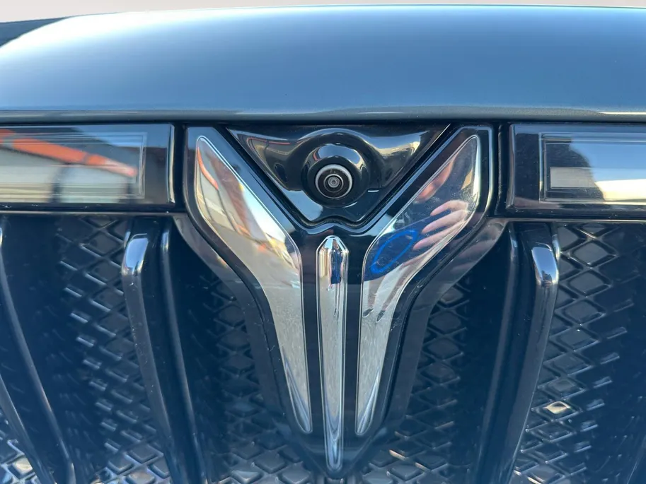 Voyah Free Flagship Edition 4WD 106 kWh | Demo | Full Option | Trekhaak met 2000kg trekgewicht | Luchtvering | Stoelkoeling, -verwarming en -massage |Blackline exterieur & interieur|