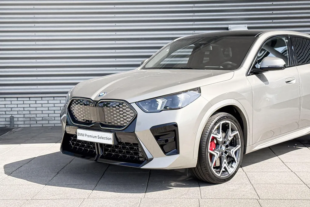 BMW iX2 eDrive20 67 kWh M Sport Edition