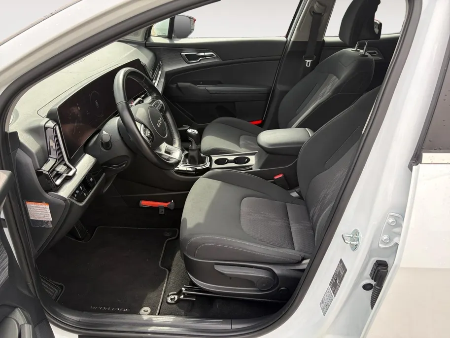 Kia Sportage 1.6 T-GDi MHEV DynamicLine | APPLE CARPLAY/ ANDROID AUTO | NAVI | DAB+ | CAMERA | HANDGESCHAKELD | ORIGINEEL NL | 150PK | 1.650KG TREKGEWICHT | NETTE AUTO |