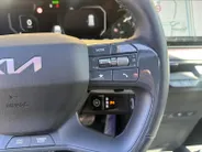 Kia EV9 GT-line AWD 99,8 kwh 7 zits | 385 PK | Geventileerde/verwarmde stoelen | Wireless Carplay & Android auto | 2.500 kg trekgewicht | Meridian | Fabrieksgarantie t/m 19-6-2033 +3x 1 jaar*  | NAP