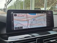 BMW 5 Serie Touring 530e xDrive M SPORT | Pano | Harman Kardon | 360 Camera | Head up | Elektrisch Wegklapbare Trekhaak | Voorstoelen verwarmd | Navigatie | Apple Carplay/Android Auto | Leer
