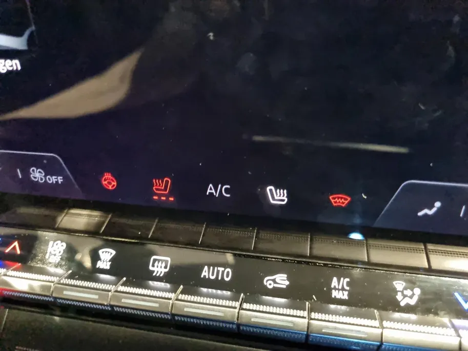 Renault Austral 1.2 E-Tech full hybrid 200 iconic * Panorama Dak  * Cruise Control Adaptief * Trekhaak Afneembaar * 360 Camera * Carplay * Winterpack * LM Velgen * 12 Maanden BOVAG Garantie *