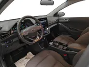 Hyundai IONIQ Comfort EV 38 kWh AUTOMAAT NAVI AIRCO CAMERA CRUISE CONTROLE STOELVERWARMING STUURVERWARMING APPLE CARPLAY ANDROID AUTO ZEER MOOIE AUTO