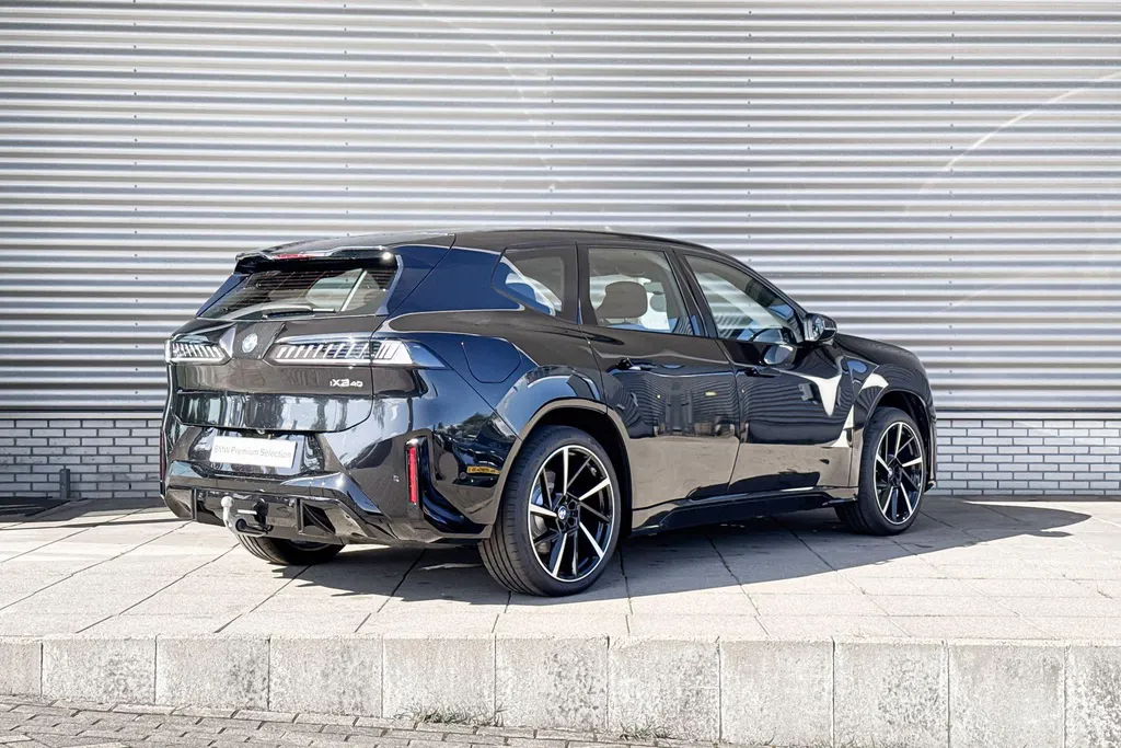BMW iX3 40 eDrive 83 kWh
