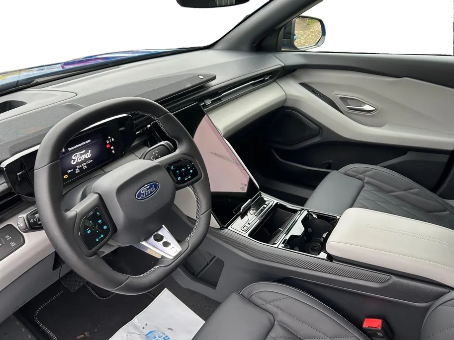 Ford Capri Premium Extended Range RWD 77 kWh | Tot 2200kg trekgewicht! | Tot €3.500,- korting! | Vraag naar de beschikbare voorraad! | 0,99% rente Ford Options!