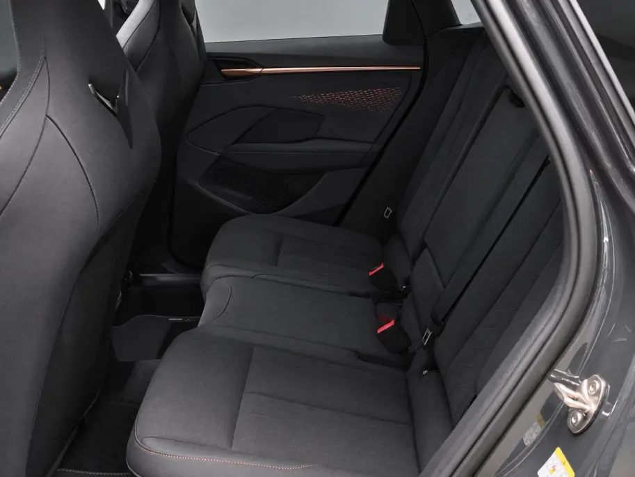 CUPRA Terramar 1.5TSIe-Hybrid 200kW/272PK VZ · Panoramadak · Trekhaak · 360°Camera · Sennheiser sound · Garantie t/m 28-04-2030 of 100000km.