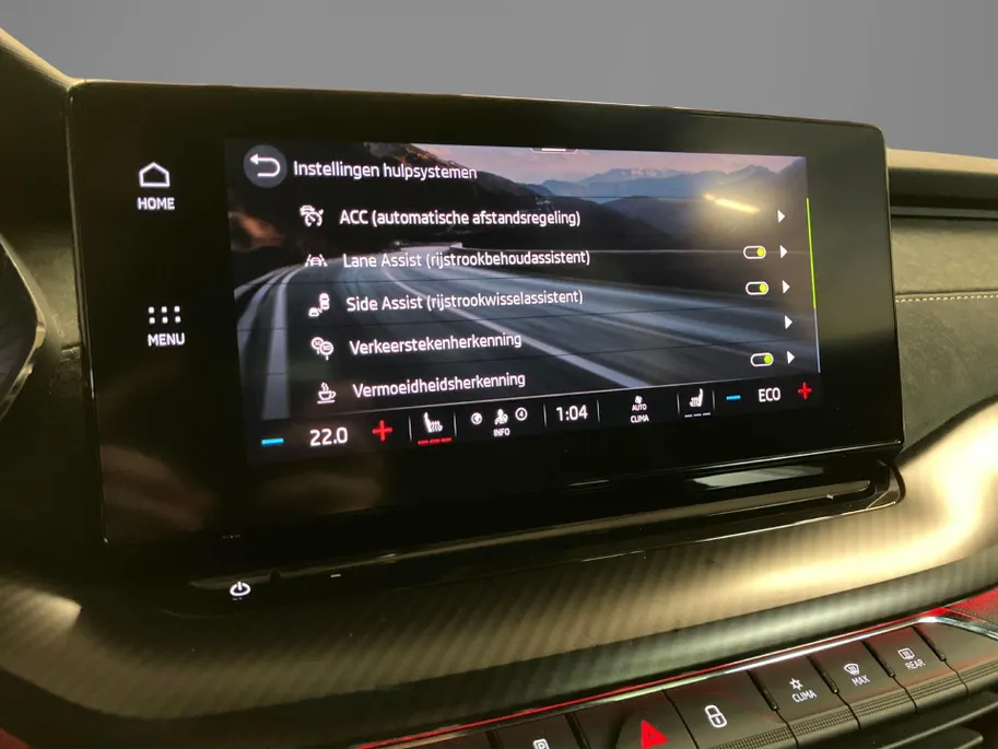 Škoda Octavia Combi 1.4TSI 180kW/245PK iV PHEV RS · Navigatie · Leder/Alcantara · Apple/Android Car Play · Elektrische stoelverstelling ·