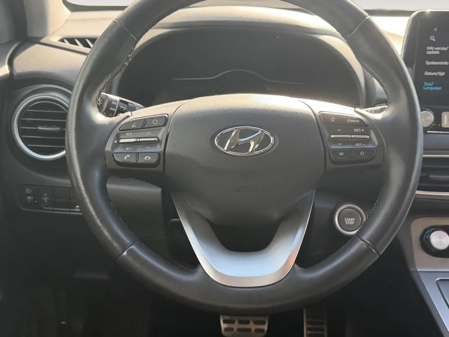 Hyundai Kona EV Fashion Design 39 kWh | Zeer nette auto | Dealer onderhouden | SOH 89,7% | Zeer compleet | Stoel & stuurverwarming | Apple Carplay / Android Auto |