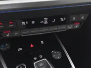 Audi Q4 e-tron 45 quattro Advanced edition 82 kWh 210kW/286PK · Panoramadak · Trekhaak · Camera · Apple/Android Car Play · Adaptive Cruise Control · Elektrische stoelverstelling · Stoelverwarming · Drive select