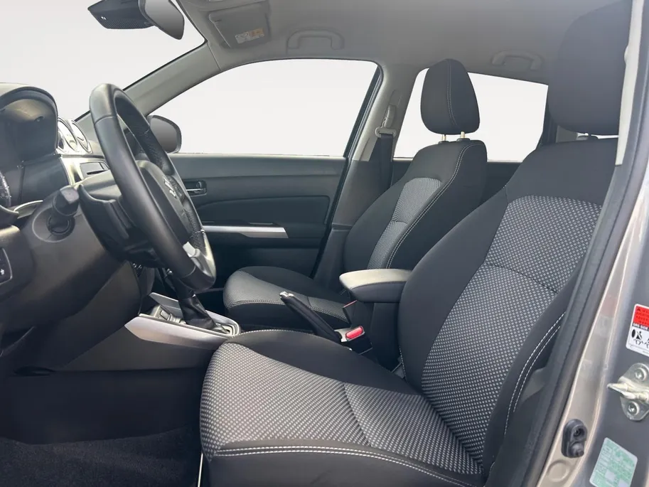 Suzuki Vitara 1.5 Hybrid Select Rhino Edition |achteruitrijcamera| LED koplampen| Apple Carplay/Android Auto| climate controle|