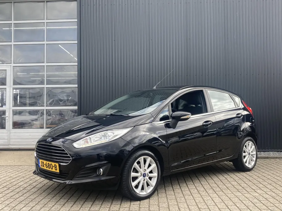 Ford Fiesta 1.0 EcoBoost 100 pk Titanium Navi - voorruitverwarming - cruise control - distributieriem vervangen