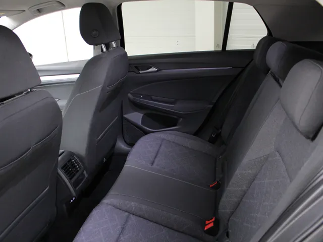 Volkswagen Golf 1.0 TSI Life Apple Carplay | Android Auto | PDC voor en achter | Cruise control