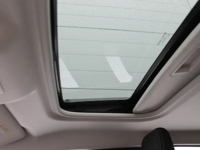 Dacia Sandero Stepway 1.0 TCe 100 PK ECO-G Extreme | Glazen schuifkanteldak | 4 seizoensbanden | Stoelverwarming voor | Pack assist | nog 2 jaar * fabrieksgarantie |