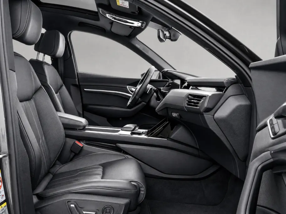 Audi e-tron S 503pk Quattro 95 kWh · SOH 95,3% · Panoramadak · Stoelventilatie · Luchtvering · 360gr. Camera · Elek. Voorstoelen · B&O Audio · 21'' Inch · Leder · EXTRA INRUILKORTING ·
