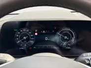 Kia Niro EV DynamicPlusLine 64.8 kWh | Glazen schuif-/kanteldak | Stoel- en stuurverwarming | Elektrisch bedienbare achterklep | Head-up display | Dodehoek assistentie | Achteruitrijcamera | Apple/Android Carplay | LED | Climate control