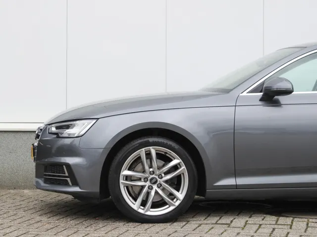 Audi A4 Limousine 35 TFSI Design Pro Line Plus | Navi | Digital dash | Leder | Schuifdak | Cruise
