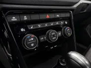 Volkswagen T-Roc 1.5 TSI 150pk DSG Sport · Camera · Trekhaak · Navigatie · Stoelverwarming · 18'' Inch ·