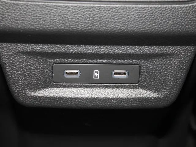 Renault Espace E-Tech full hybrid 200 PK esprit Alpine 7 persoons | 4 wielsturing | Stuurverwarming | Google Navigatie | Camera 360 | Achterklep elektrisch |
