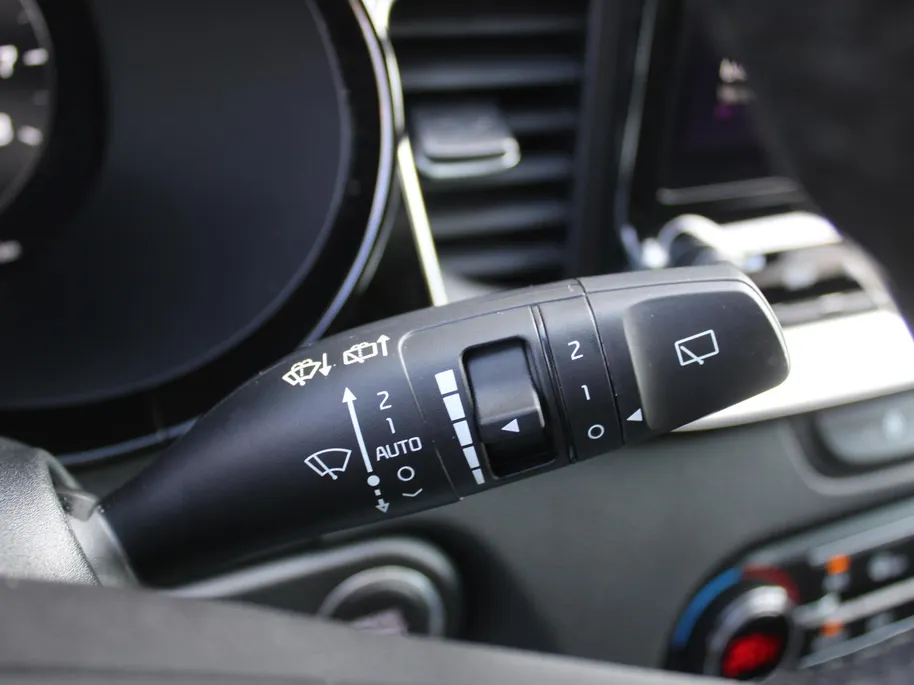 Kia Ceed Sportswagon 1.5 T-GDi DynamicPlusLine | Stoel- & stuurverwarming | Camera | Clima | Cruise adapt. | LED | Navi | Elek. achterklep | 16' LM |