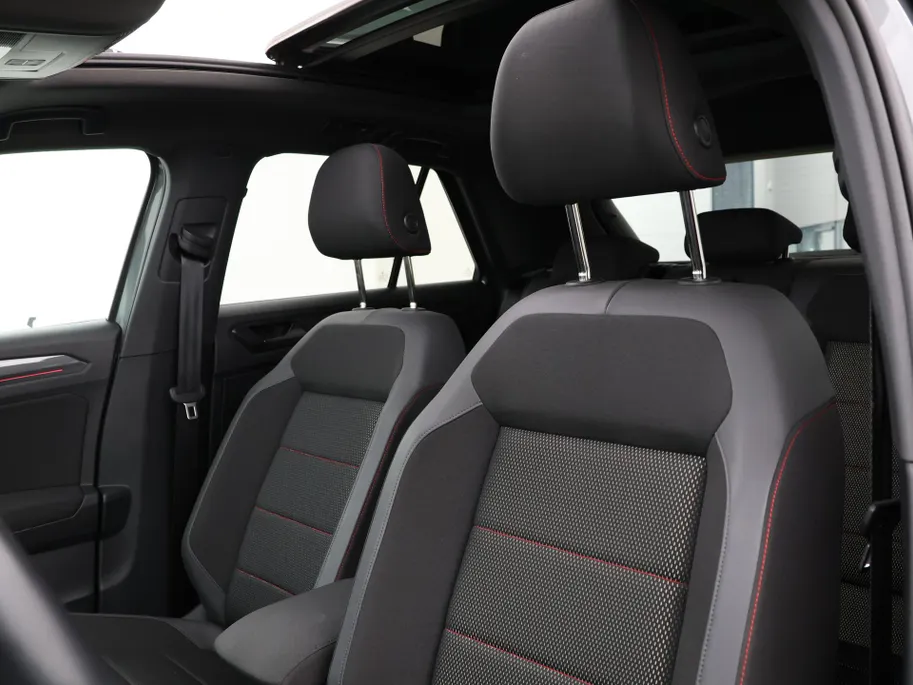 Volkswagen T-Roc 1.5 TSI 150pk DSG Sport · Panoramadak · Camera · Stoelverwarming · Elek. Achterklep · ACC · Dodehoeksensor ·