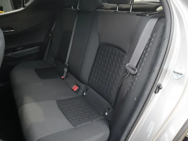 Toyota C-HR 2.0 Hybrid First Edition Trekhaak | Blindspot | Stuur en stoelverwarming