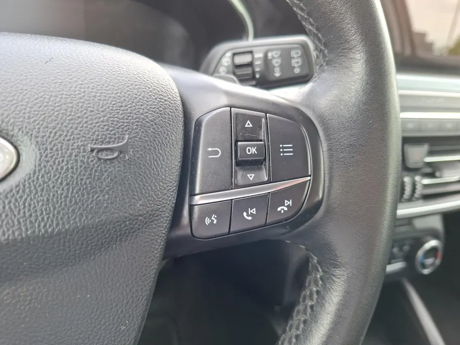 Ford Focus Wagon 1.5 EcoBoost Active Business 150PK Automaat | 1500kg Trekgewicht | Trekhaak | Climate Control | Navigatie | Parkeersensoren | Cruise Control | Keyless Entry