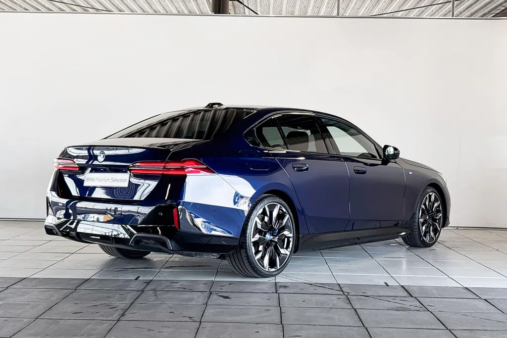 BMW i5 Sedan eDrive40 M Sport Edition