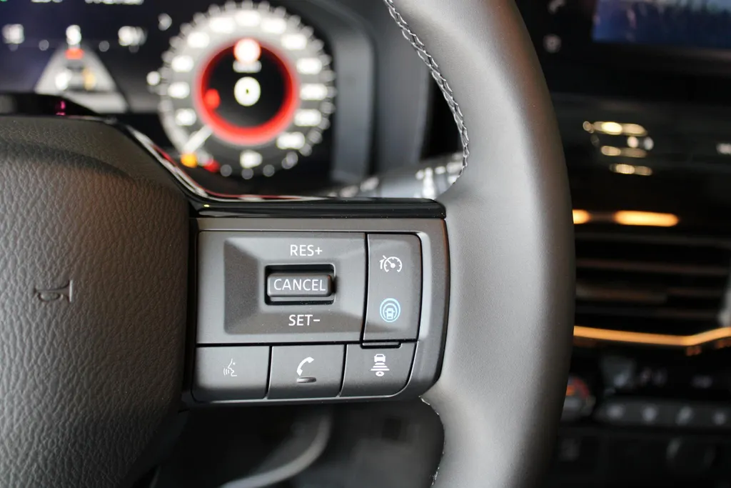 Nissan Juke 1.6 Hybrid Pulse |360grd camera| Bose | Parkeersensoren voor en achter | Navigatie | Automaat| Stoel verwarming | Lederen bekleding | 19inch Wielen| Stuurverwarming |