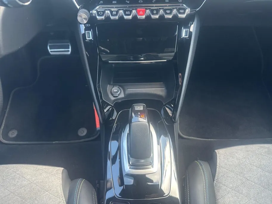 Peugeot e-208 EV GT 350 50 kWh | SOH 91% | CAMERA | LED | SPORTSTOELEN | SFEER VERLICHTING |