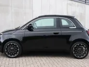 Fiat 500e Cabrio La Prima by Bocelli 42 kWh | JBL | Winter | Camera | 17' VERKOCHT