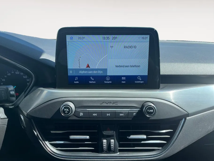 Ford Focus 1.0 EcoBoost Titanium Business | Dealer onderhouden | NL auto | Adapt. cruise control | Winter pack | Parkeersensoren voor en achter | Achteruitrijcamera | B&O audio | 17' lichtmetalen velgen | Bovag garantie |