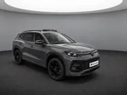 Volkswagen Tayron 1.5 272pk DSG eHybrid R-Line Edition · Panoramadak · 360 Camera · Wegklapbare Trekhaak · Dodehoek Detectie · 20'' Inch · Garantie t/m 16-04-2030 of 100.000km