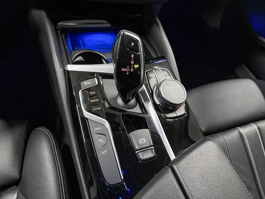 BMW 5 Serie Sedan 530e iPerformance High Executive