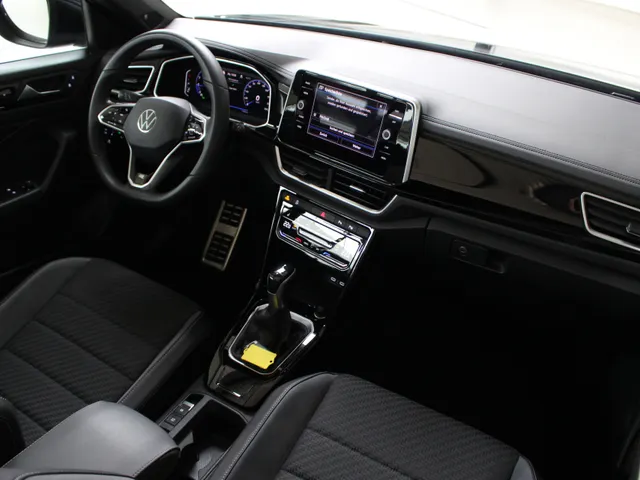 Volkswagen T-Roc Cabrio 1.5 TSI DSG R-Line Navigatie | 19' Misano | Stoel- en stuurverwarming | Matrix Led | Beats Audio