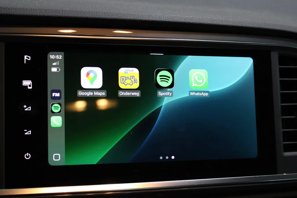 SEAT Ateca 1.0 TSI Style Business Intense / NAVIGATIE / CAMERA / APPLE CARPLAY / ANDROID AUTO / FULL LED /