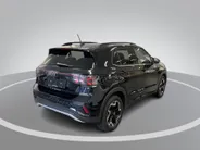 Volkswagen T-Cross 1.5 TSI 150pk DSG R-Line · Trekhaak · Apple/Android Car Play  Camera · Navigatie · Stoelverwarming · P-Sensoren · 17'' Inch · Garantie t/m 26-10-2027