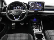 Volkswagen Golf 1.5 eHybrid 272pk DSG GTE · Panoramadak · 360 Camera · Inklap. Trekhaak · Head-Up Display · Matrix LED · Keyless · DCC · Garantie t/m 26-05-2030 of 100.000km