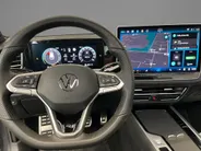 Volkswagen Passat Variant 1.5 272pk DSG eHybrid R-Line Edition · Panoramadak · 360 Camera · Wegklapbare Trekhaak · Elek. Voorstoel · Massage· 18'' Inch · Garantie t/m 23-09-2030 of 100.000km