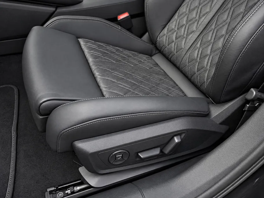Audi S5 Avant 3.0 TFSI 367pk quattro 50 year edition · 360 Camera · Panoramadak · Premium Sportstoelen · B&O Audio · Alarmklasse 4 · Stoelventilatie · Stoelmassage · 20'' Inch ·