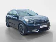 Kia Niro 1.6 GDi Hybrid First Edition achteruitrijcamera , navigatiesysteem full map , electronic climate controle , cruise , parkeersensor , lm velgen zwart .