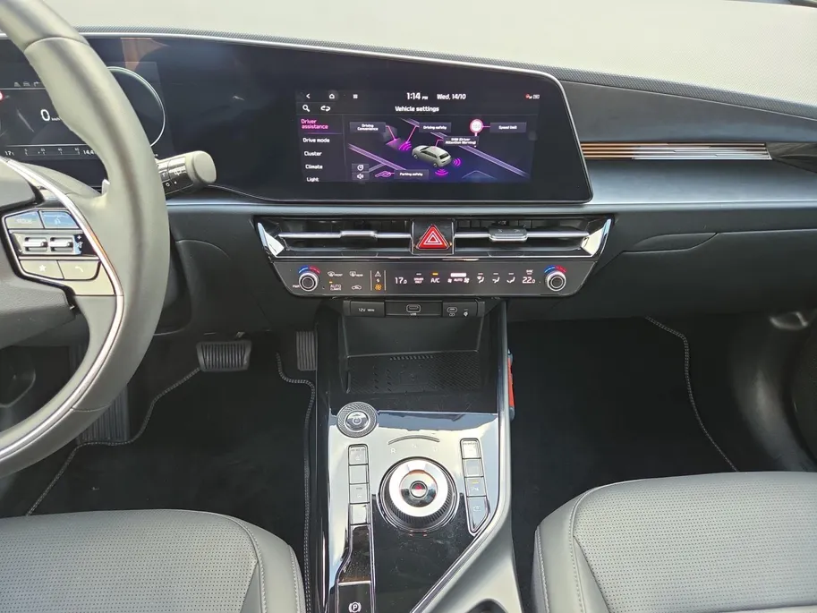 Kia Niro EV Edition Advanced 64.8 kWh Accu 100% | 1e Eigenaar | Dealer onderhouden | Cruise Control Adaptief | Stoelverwarming | Camera | Apple Carplay & Android Auto | Leder | Fabrieksgarantie t/m 28-3-2031 + 3x 1 jaar* | NAP