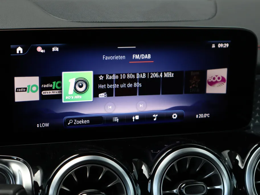 Mercedes-Benz EQB 250+ Business Solution AMG 7p. 71 kWh l Keyless l Achteruitrij camera l Stoelverwarming l Memory